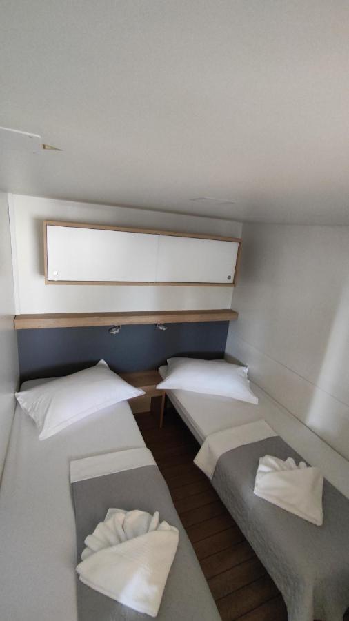 New Adria Mobile Home - Camp Vala Orebić Eksteriør bilde